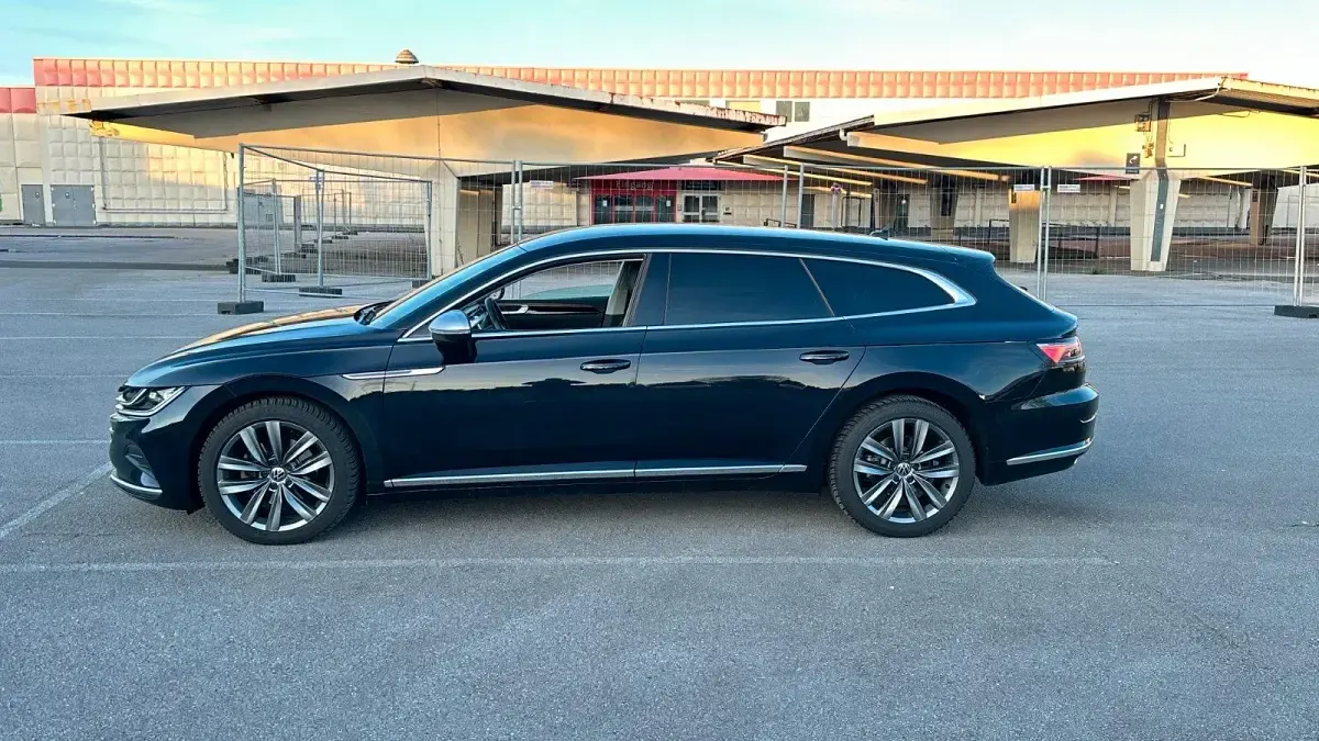 Gebraucht VW Arteon Elegance 150 PS (110 kW) 2024 Schwarz Kombi