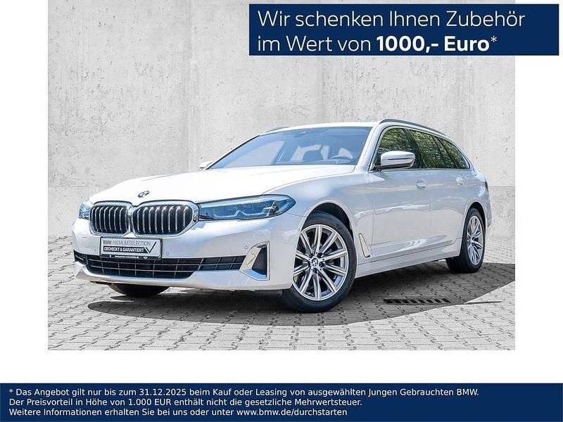 Weiß Gebraucht 2023 BMW 520 Luxury Line Kombi | 36.990 € (Guter Preis) - Bild 1/4
