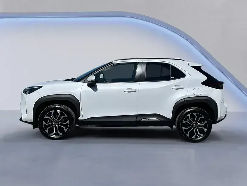 Gebraucht Toyota Yaris Cross 92 PS (67 kW) 2024 Weiß SUV