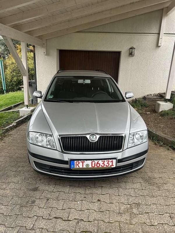 Stribrna diamantova Gebraucht 2007 Skoda Octavia Ambiente Kombi | 1.100 € (Superpreis) - Bild 1/4