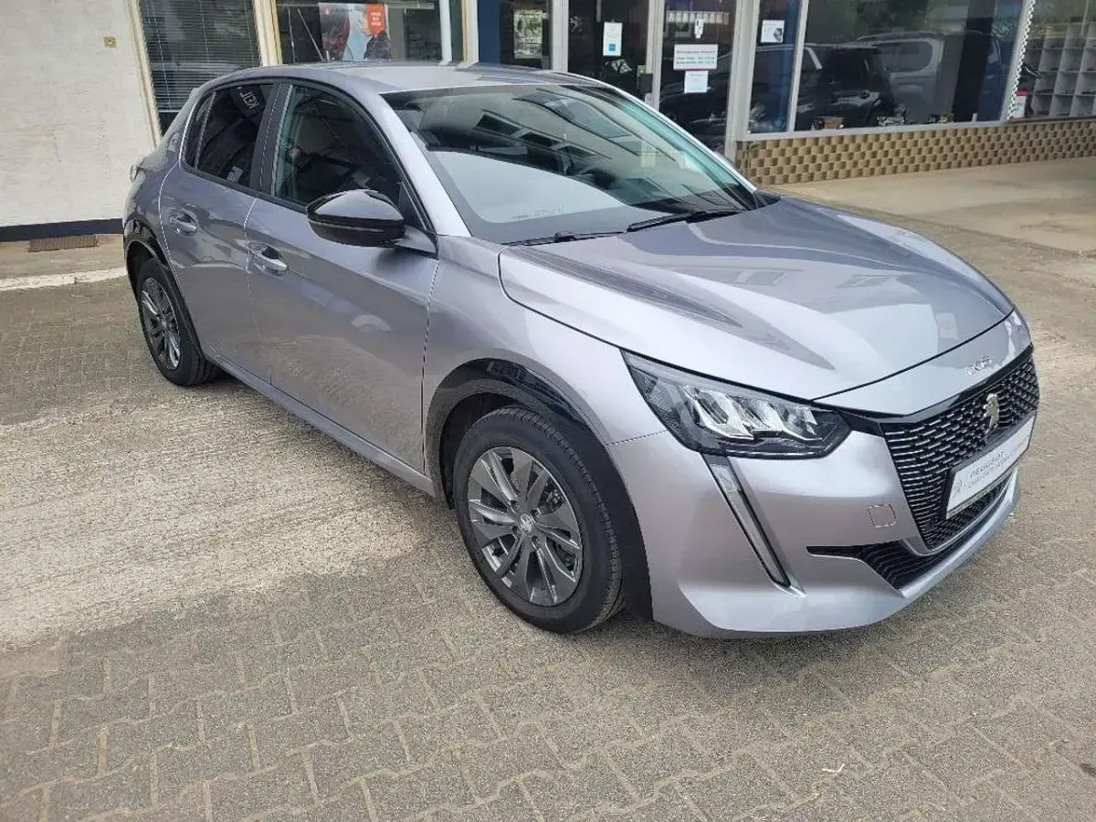 Gebraucht Peugeot e-208 Active 100 kW (136 PS) 2022 Lack grau artense Kleinwagen
