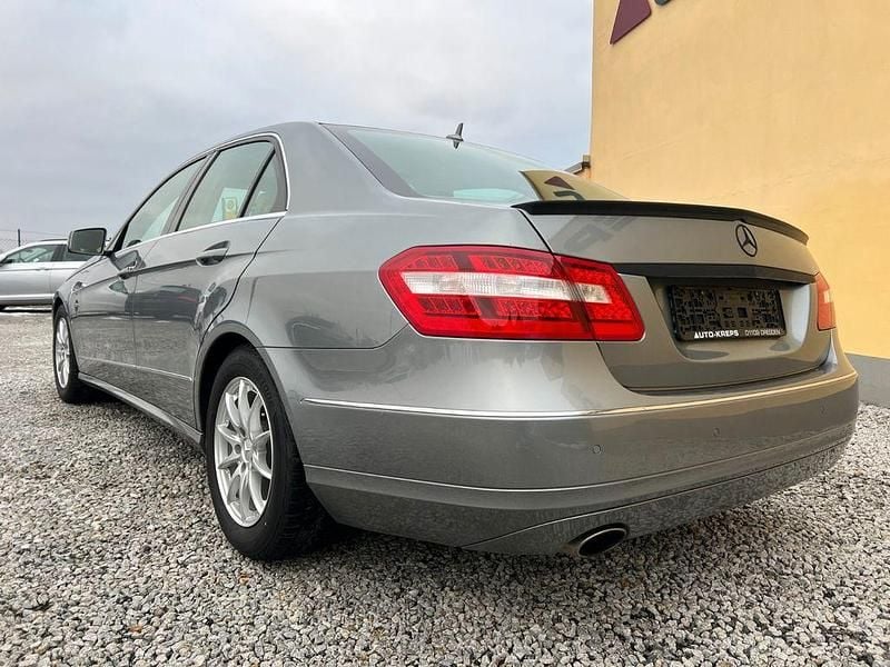 Gebraucht Mercedes E250 204 PS (150 kW) 2009 Grau Limousine