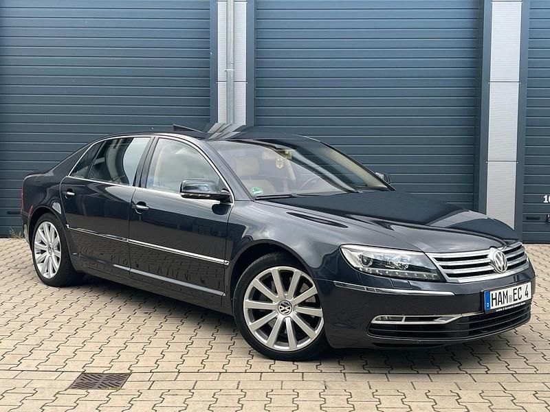 Grau Gebraucht 2011 VW Phaeton Exclusive Limousine | 12.280 € (Fairer Preis) - Bild 1/4