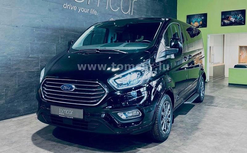 Gebraucht Ford Tourneo 150 PS (110 kW) 2022 Schwarz Van / Kleinbus