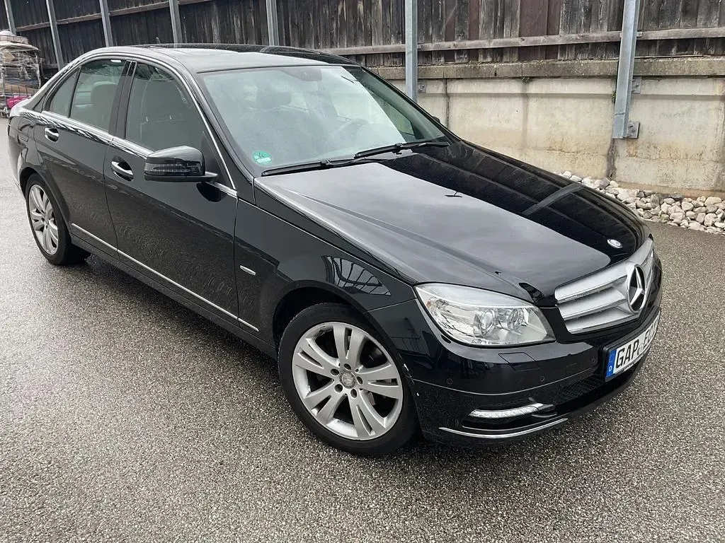 Gebraucht Mercedes C300 231 PS (169 kW) 2010 Schwarz Limousine