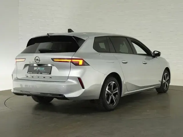 Gebraucht Opel Astra 131 PS (96 kW) 2024 Silber Kombi