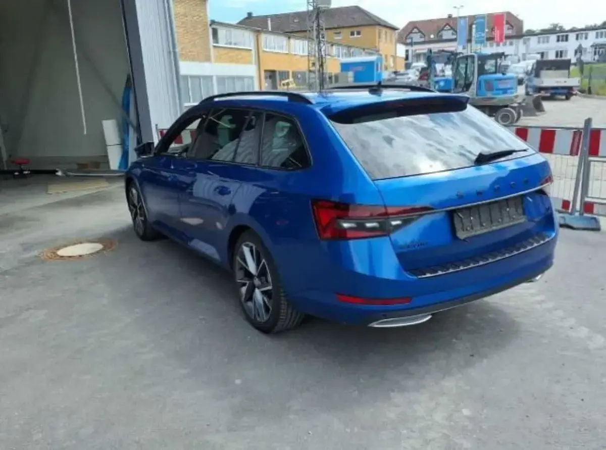 Gebraucht Skoda Superb SportLine 218 PS (160 kW) 2020 Blau Kombi