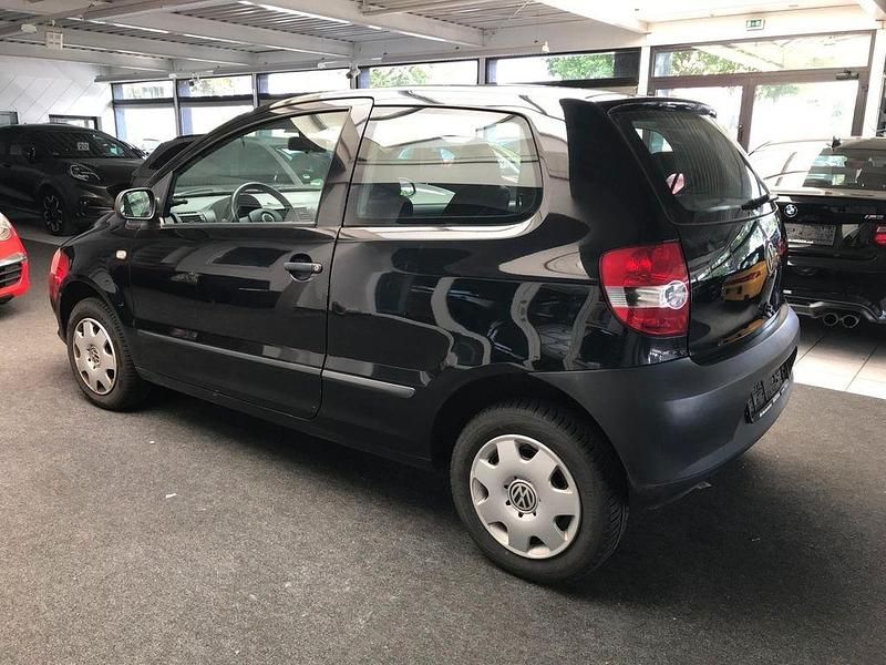 Gebraucht VW Fox Basis 54 PS (39 kW) 2006 Schwarz Kleinwagen