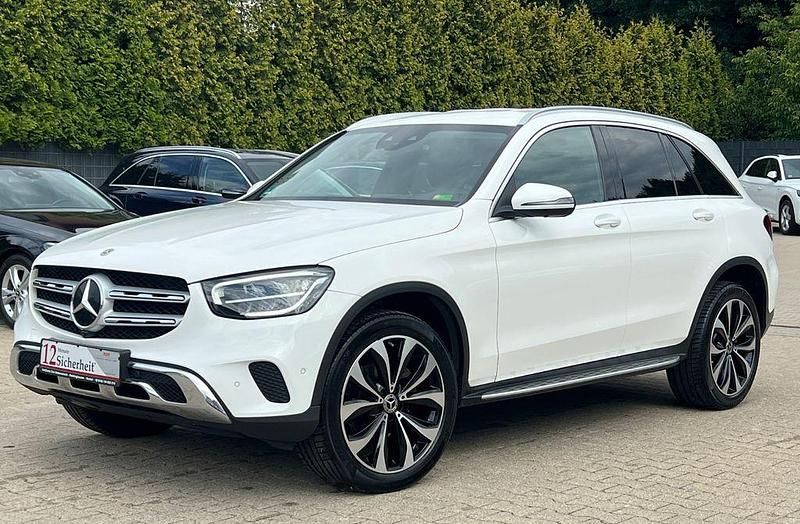Polarweiss unilack Gebraucht 2021 Mercedes GLC220 SUV | 29.990 € (Fairer Preis) - Bild 1/4