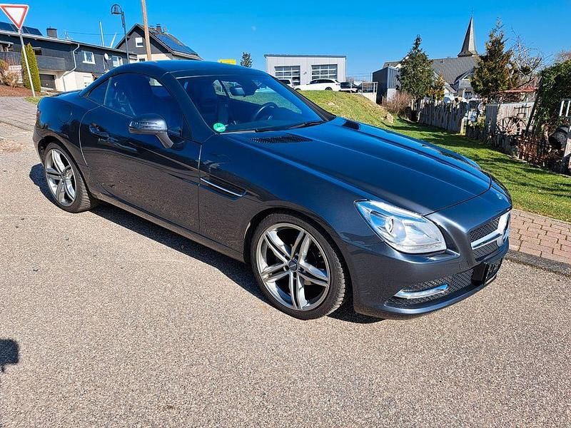 Gebraucht Mercedes SLK200 184 PS (135 kW) 2012 Grau Cabrio