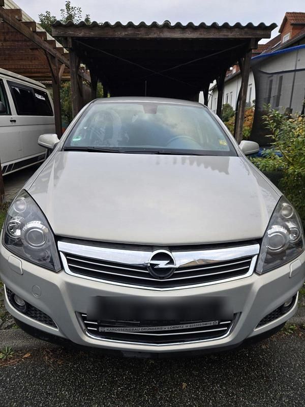 Andere farben Gebraucht 2009 Opel Astra Limousine | 3.000 € (Guter Preis) - Bild 1/4