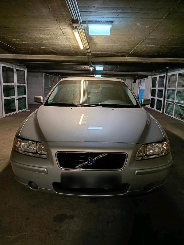 Gebraucht Volvo S60 140 PS (102 kW) 2006 Silber Limousine