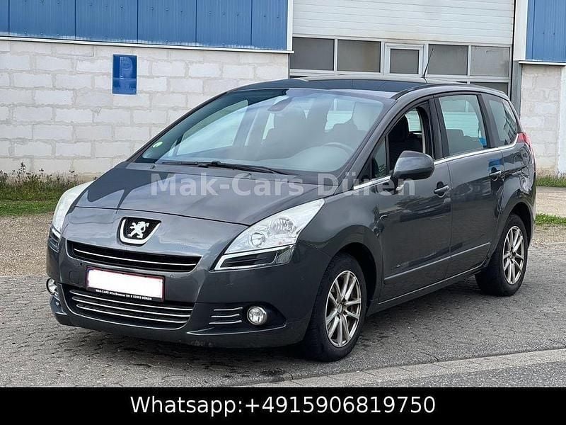 Grau Gebraucht 2013 Peugeot 5008 Active Van / Kleinbus | 2.999 € (Superpreis) - Bild 1/4
