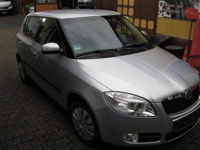 Silber Gebraucht 2008 Skoda Fabia Sport Limousine | 4.400 € (Fairer Preis) - Bild 1/4