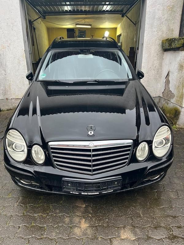 Gebraucht Mercedes E280 190 PS (139 kW) 2006 Schwarz Kombi