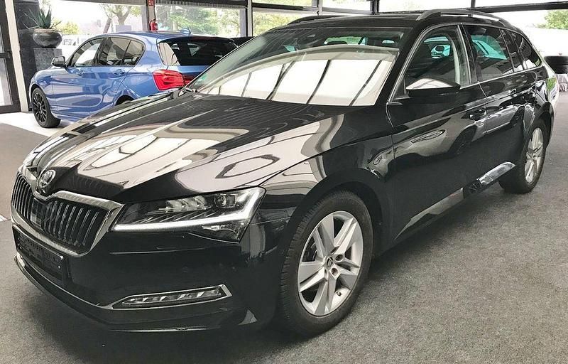 Schwarz Gebraucht 2022 Skoda Superb Limousine | 26.990 € (Guter Preis) - Bild 1/4