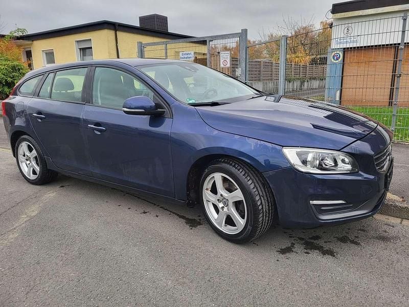 Blau Gebraucht 2014 Volvo V60 Summum Kombi | 5.850 € (Superpreis) - Bild 1/4