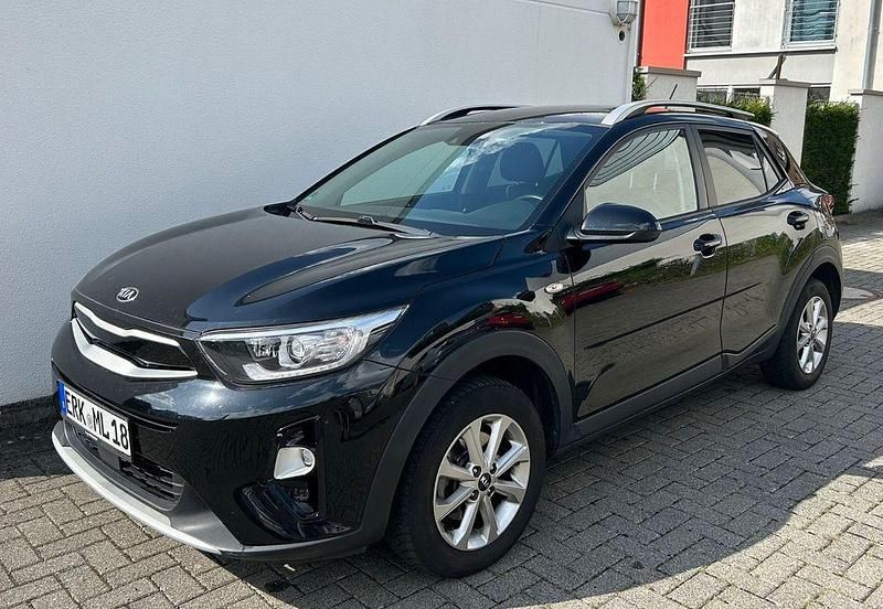 Schwarz Gebraucht 2018 Kia Stonic SUV | 12.250 € (Fairer Preis) - Bild 1/4