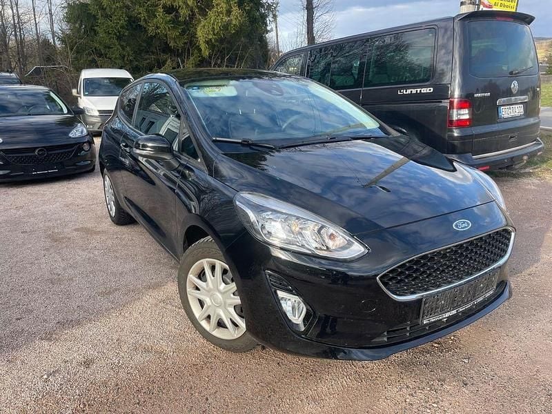 Gebraucht Ford Fiesta Cool & Connect 86 PS (63 kW) 2017 Schwarz Limousine