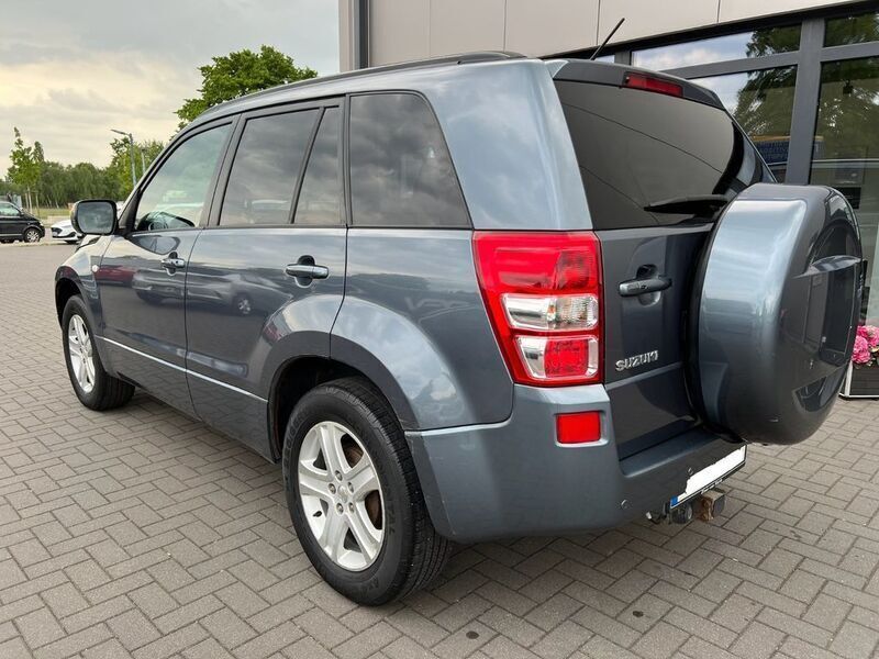 Gebraucht Suzuki Grand Vitara 140 PS (102 kW) 2006 Silber SUV