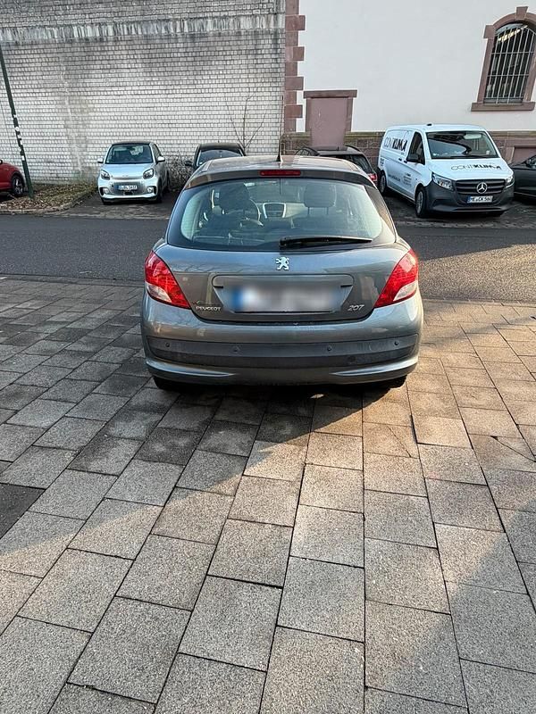 Gebraucht Peugeot 207 73 PS (53 kW) 2011 Grün Limousine