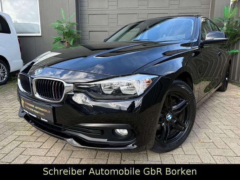 Schwarz Gebraucht 2016 BMW 318 Kombi | 14.399 € (Guter Preis) - Bild 1/4