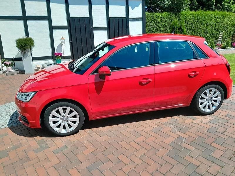 Rot Gebraucht 2016 Audi A1 Sportback Design Kleinwagen | 14.250 € (Guter Preis) - Bild 1/4