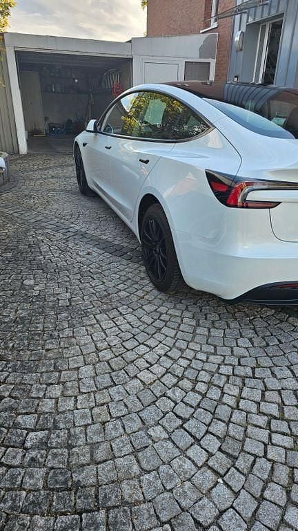 Gebraucht Tesla Model 3 RWD 208 kW (283 PS) 2025 Weiß Limousine