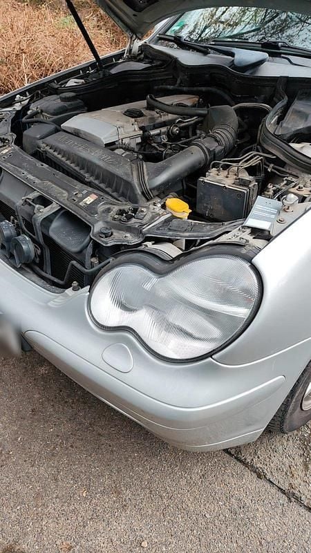 Gebraucht Mercedes C180 143 PS (105 kW) 2002 Silber Kombi