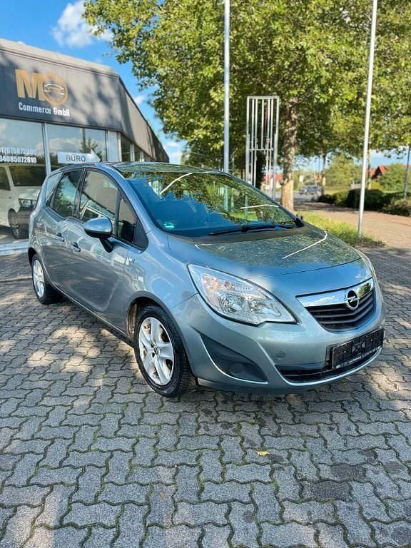 Silber Gebraucht 2010 Opel Meriva Edition Van / Kleinbus | 3.999 € (Fairer Preis) - Bild 1/4