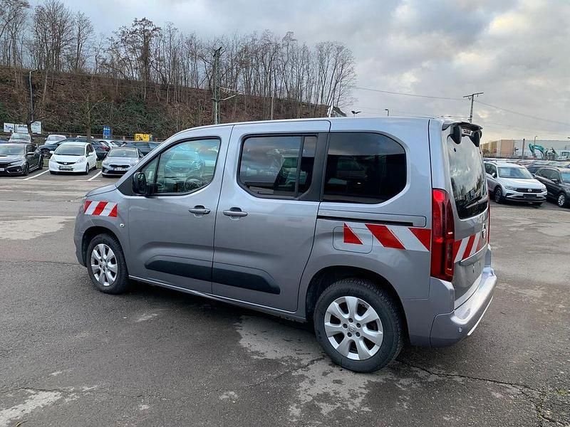 Gebraucht Opel Combo Life Elegance 131 PS (96 kW) 2022 Kontrast grau/quarz silber Van / Kleinbus