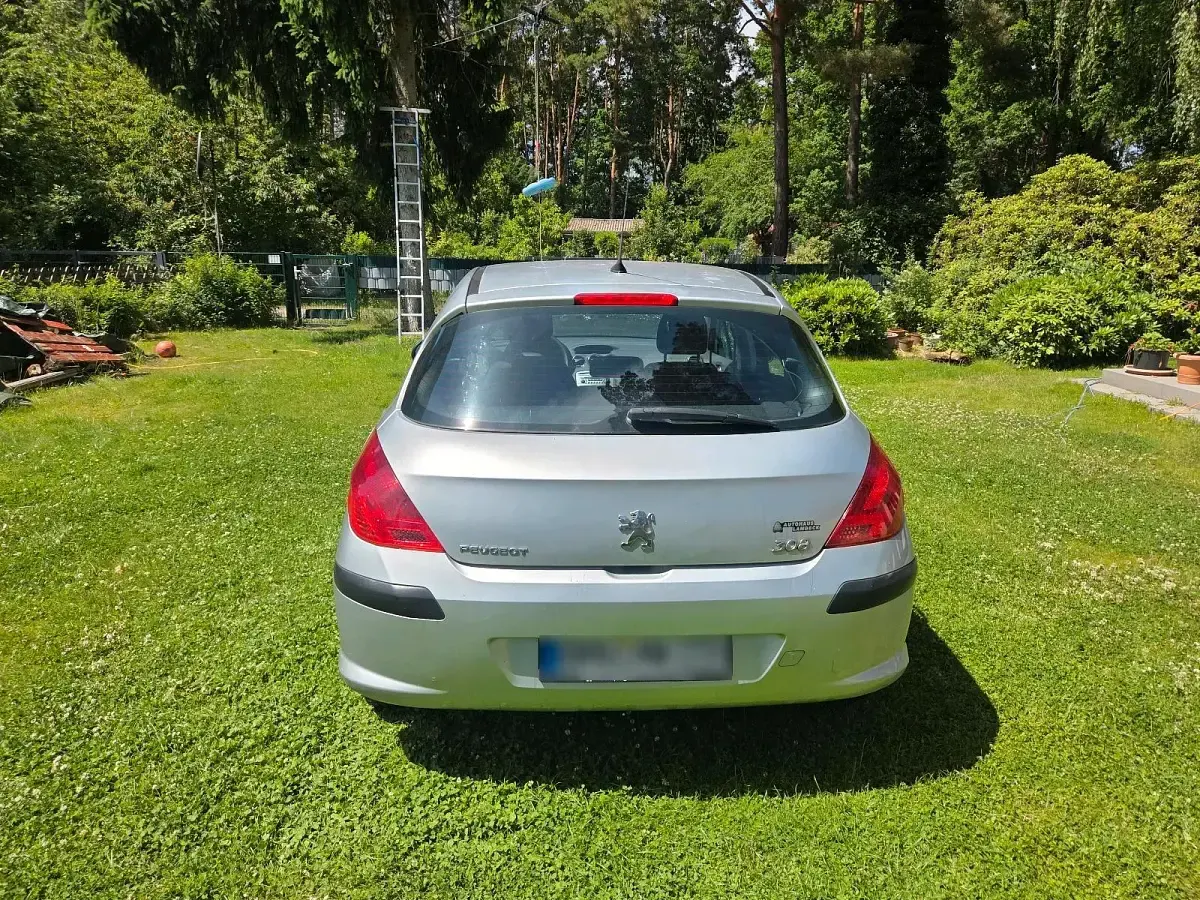 Gebraucht Peugeot 308 96 PS (70 kW) 2008 Silber Limousine