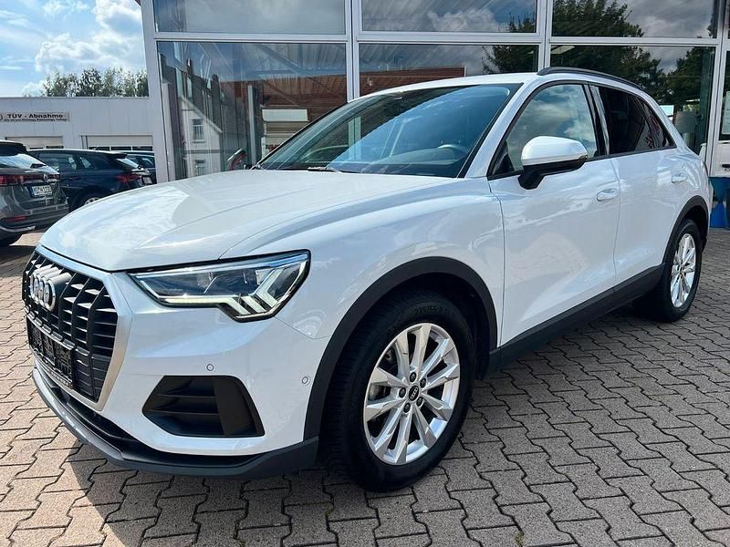Weiß Gebraucht 2021 Audi Q3 SUV | 26.190 € (Fairer Preis) - Bild 1/4