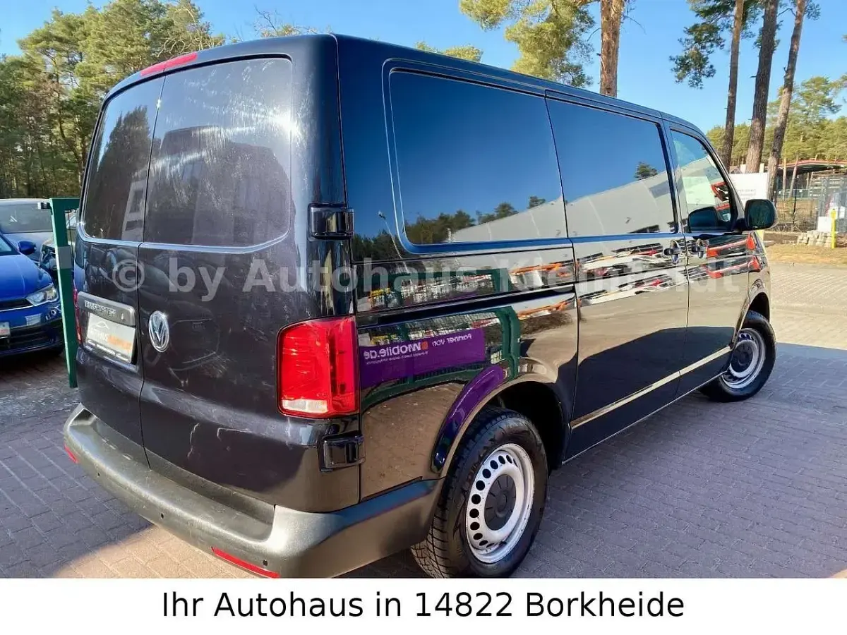 Gebraucht VW Transporter 110 PS (80 kW) 2021 Deep black Van