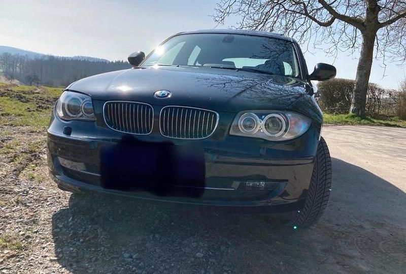 Gebraucht BMW 130 265 PS (194 kW) 2010 Schwarz Kleinwagen