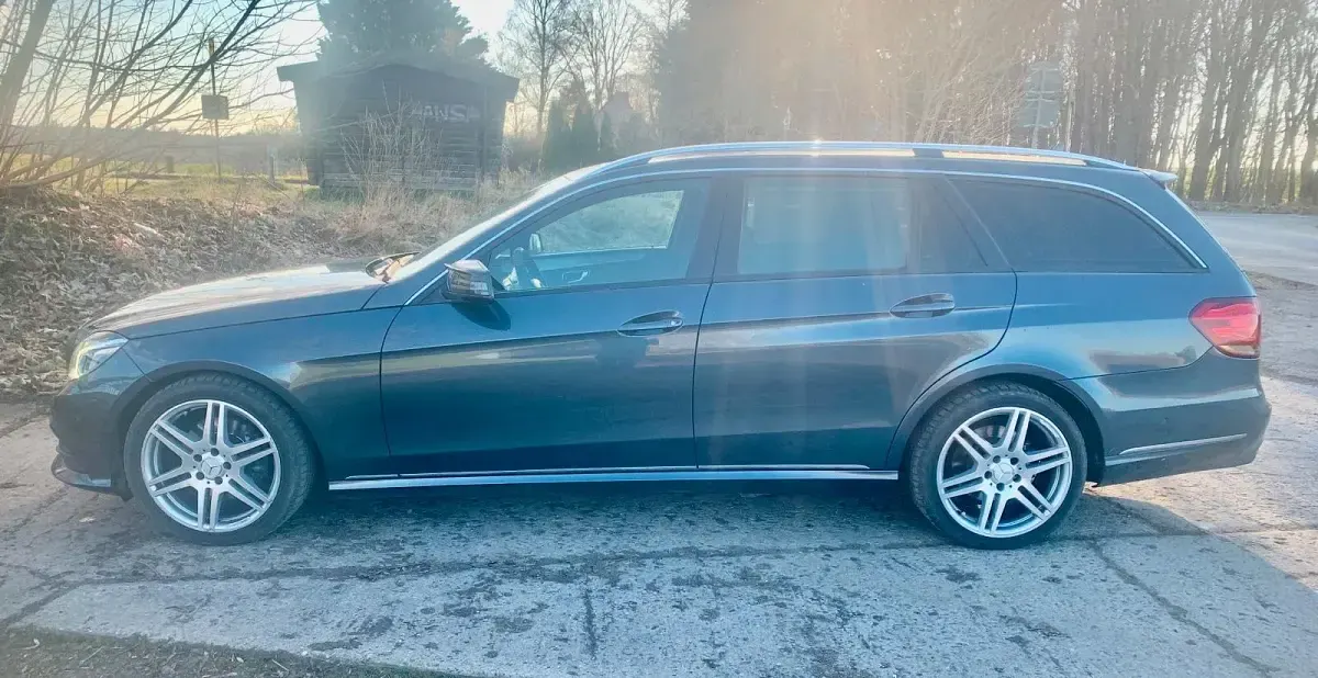 Gebraucht Mercedes E300 231 PS (169 kW) 2014 Grau Kombi