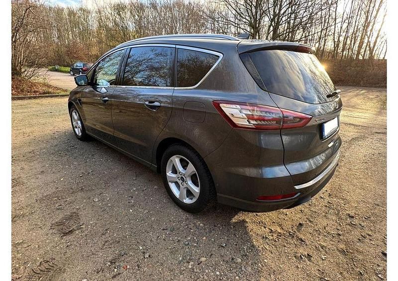 Gebraucht Ford S-MAX Titanium 190 PS (139 kW) 2020 Grau Van / Kleinbus