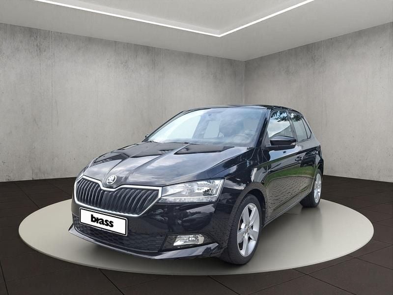 Blackmagic perleffekt Gebraucht 2021 Skoda Fabia Cool Plus Limousine | 13.950 € (Guter Preis) - Bild 1/4