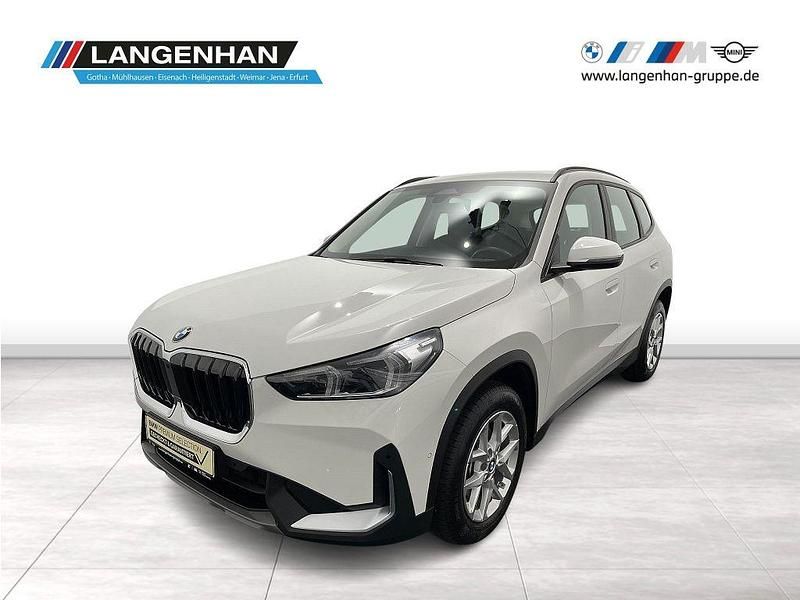 Weiß Gebraucht 2022 BMW X1 Sport Line SUV | 33.946 € - Bild 1/4