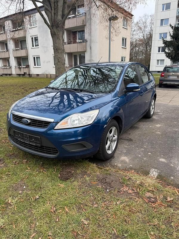 Gebraucht Ford Focus 105 PS (77 kW) 2009 Blau Kleinwagen