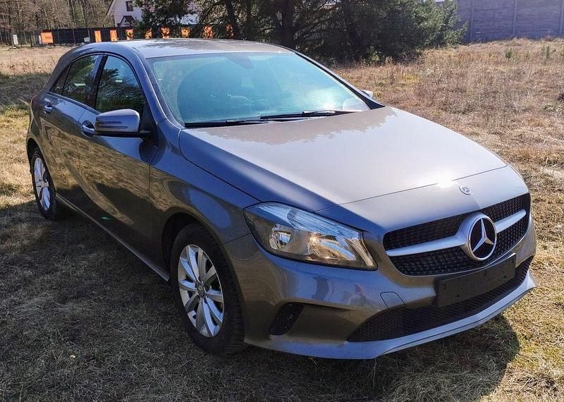 Gebraucht Mercedes A160 90 PS (66 kW) 2017 Grau Limousine