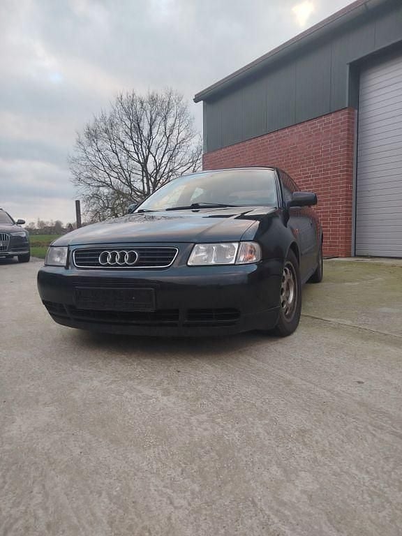Gebraucht Audi A3 Ambiente 102 PS (75 kW) 1999 Schwarz Limousine