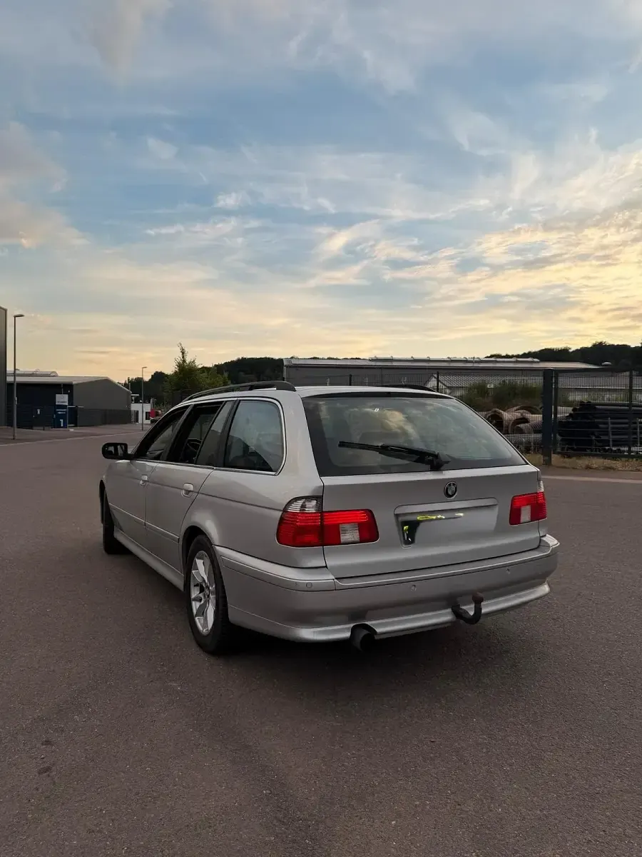 Gebraucht BMW 520 170 PS (125 kW) 2002 Silber Kombi