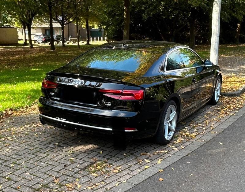Second-hand Audi A5 Ambiente 190 CP (139 kW) 2017 Negru Coupe