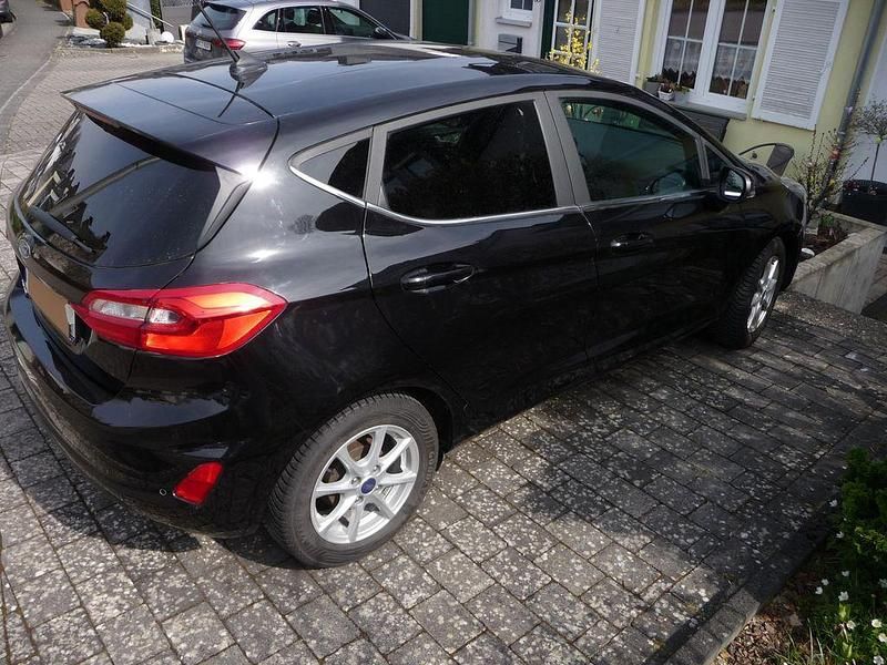 Gebraucht Ford Fiesta Titanium 95 PS (69 kW) 2020 Schwarz Kleinwagen