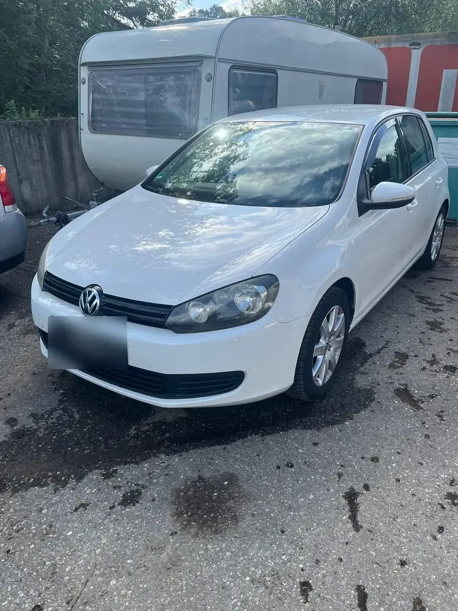 Gebraucht VW Golf VI 102 PS (75 kW) 2009 Weiß Kleinwagen