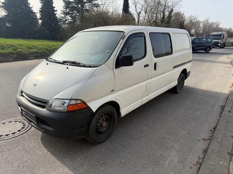 Gebraucht Toyota HiAce 102 PS (75 kW) 2001 Weiß Van / Kleinbus