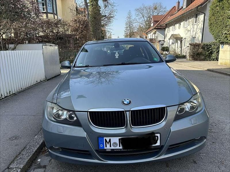 Gebraucht BMW 320 150 PS (110 kW) 2006 Grau Limousine
