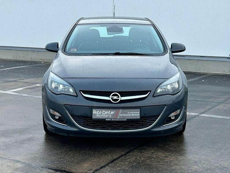 Gebraucht Opel Astra 131 PS (96 kW) 2014 Grau Limousine