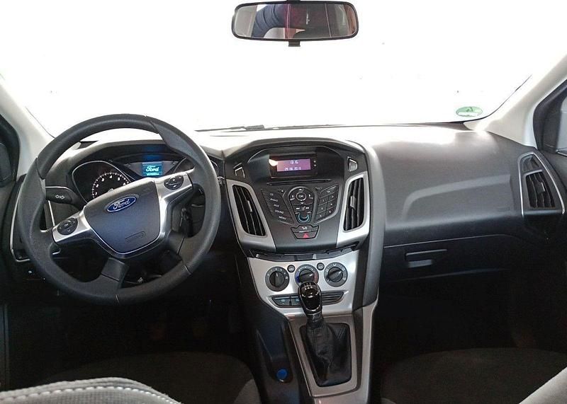 Gebraucht Ford Focus Trend 105 PS (77 kW) 2011 Schwarz Limousine